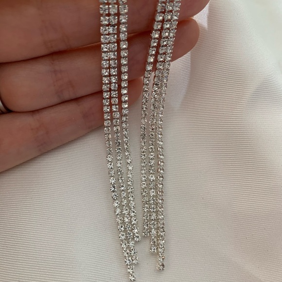 NWT Rhinestone dangle earrings - Picture 5 of 5